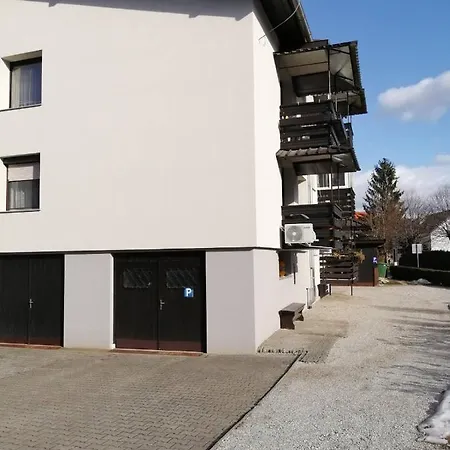 Apartma Tia Apartment